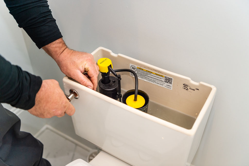 Toilet Repair & Installation service by Raptor Rooter & Plumbing